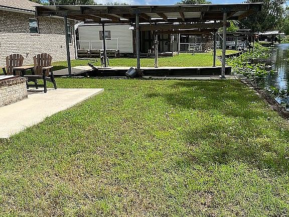 Bulkhead and boat lift