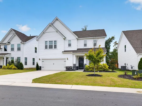 1408 Weavers Trace Dr, Zebulon, NC 27597