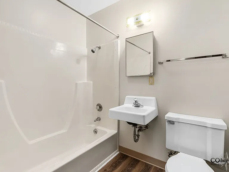 1025 W. MacArthur Avenue — Photo 8