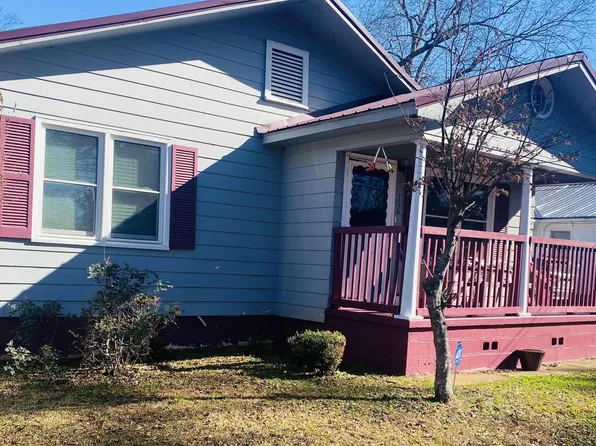 106 Patton St, Talladega, AL 35160