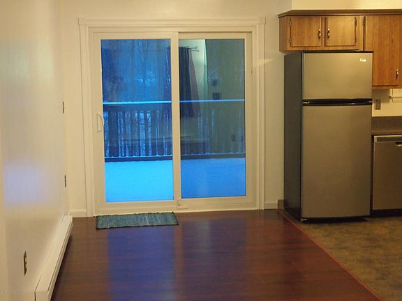 4th image of 328 Bailey St #11 & 10-9