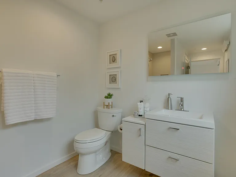 7054 N Montana Ave #101 — Photo 8