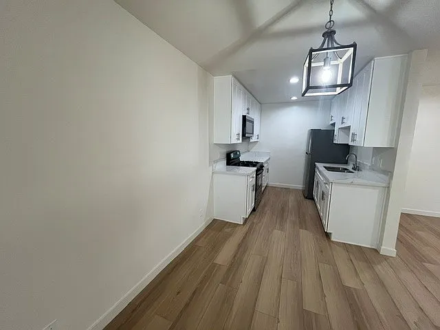 406 St. Andrews Pl — Photo 4