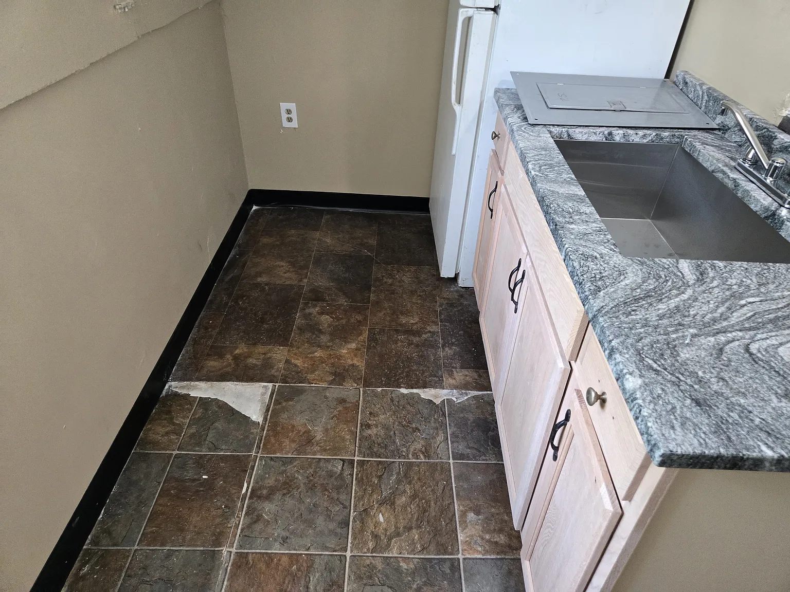 Studio, 450 sqft, $700 — Photo 2