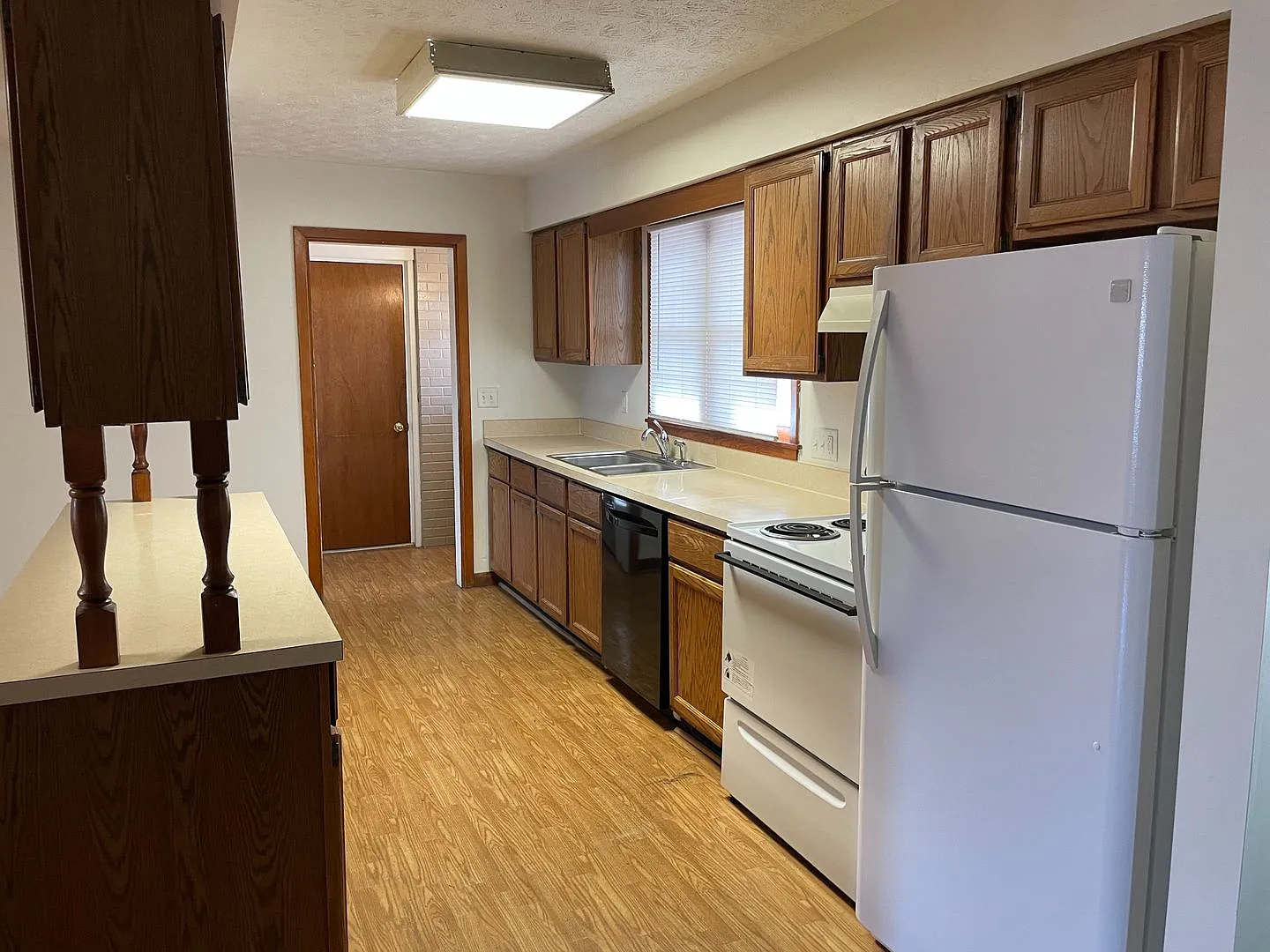 5 Bedrooms, 2 Bath House with Attached Garage — Photo 4