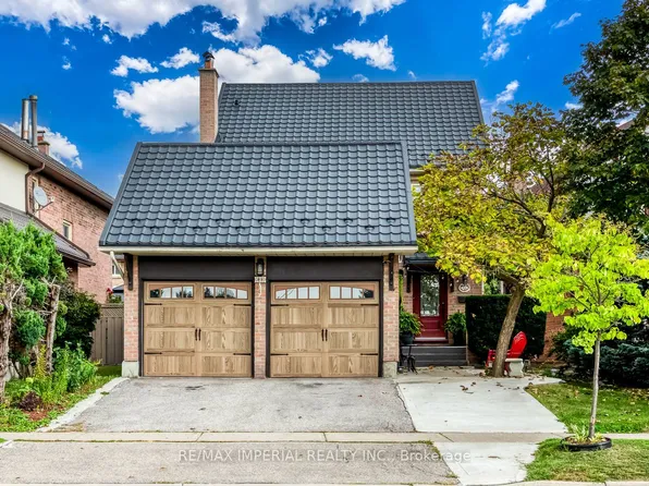 301 Kingsbridge Garden Cir, Mississauga, ON L5R 1L2