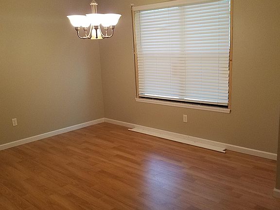 4th image of 5211 Yorkshire Dr