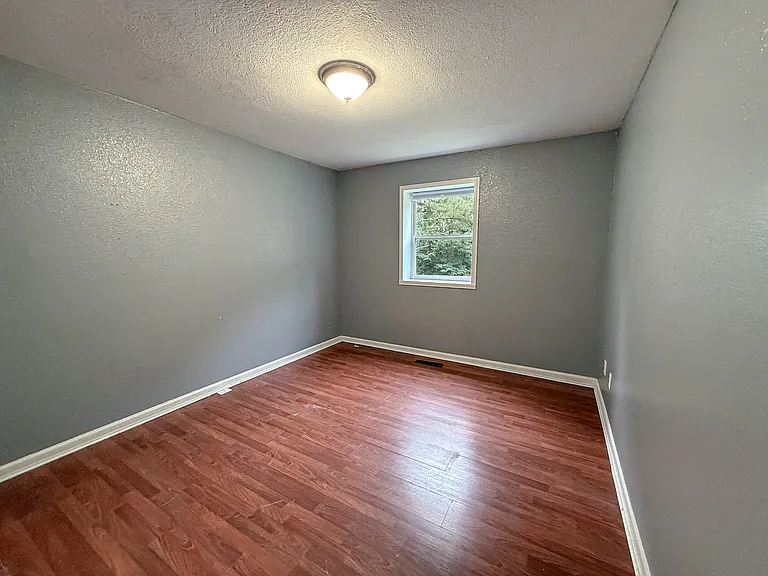 209 Wilkerson Ave — Photo 9
