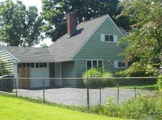 329 Red Maple Dr S, Wantagh, NY 11793