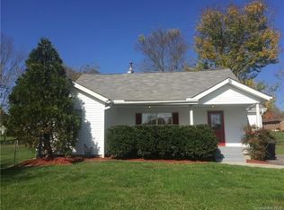 403 Dana Rd, Hendersonville, NC 28792