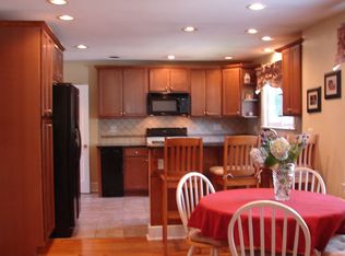 4 Allen St, North Andover, MA 01845