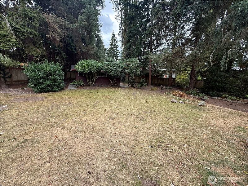 4th image of 86 xx Holly Lane