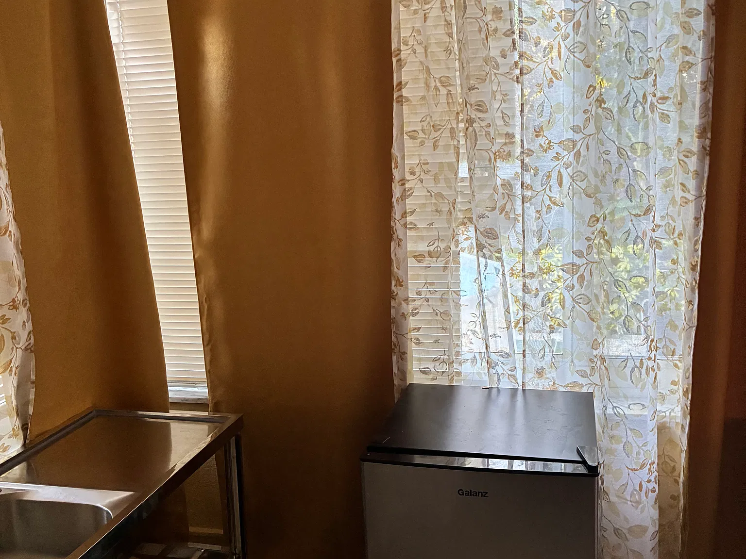 Studio, $1,100 — Photo 3