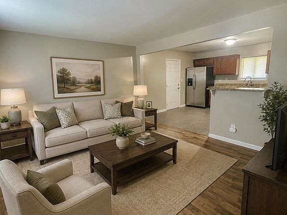 2nd image of 2915 Ravencroft Dr