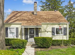 135 Harvey Ave, Wood Dale, IL