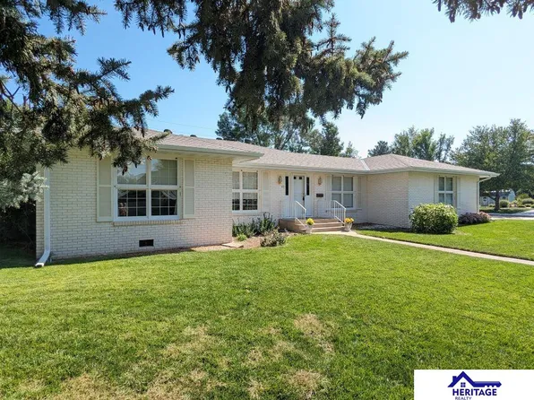 40 Eastridge Dr N, York, NE 68467