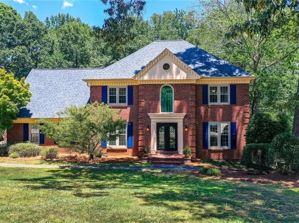5163 Charlemagne Way SW, Lilburn, GA 30047