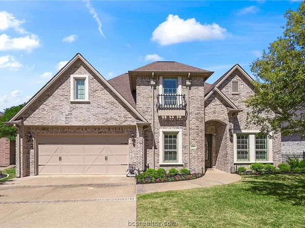 4305 Willowick Dr, Bryan, TX 77802