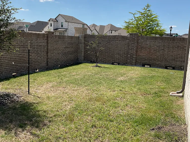 411 Bertney Dr — Photo 19