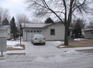 1529 Sunset Ave, New Ulm, MN 56073