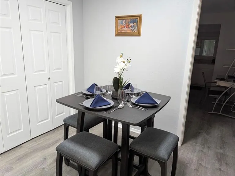 1901 Holleman Dr W #411 — Photo 4