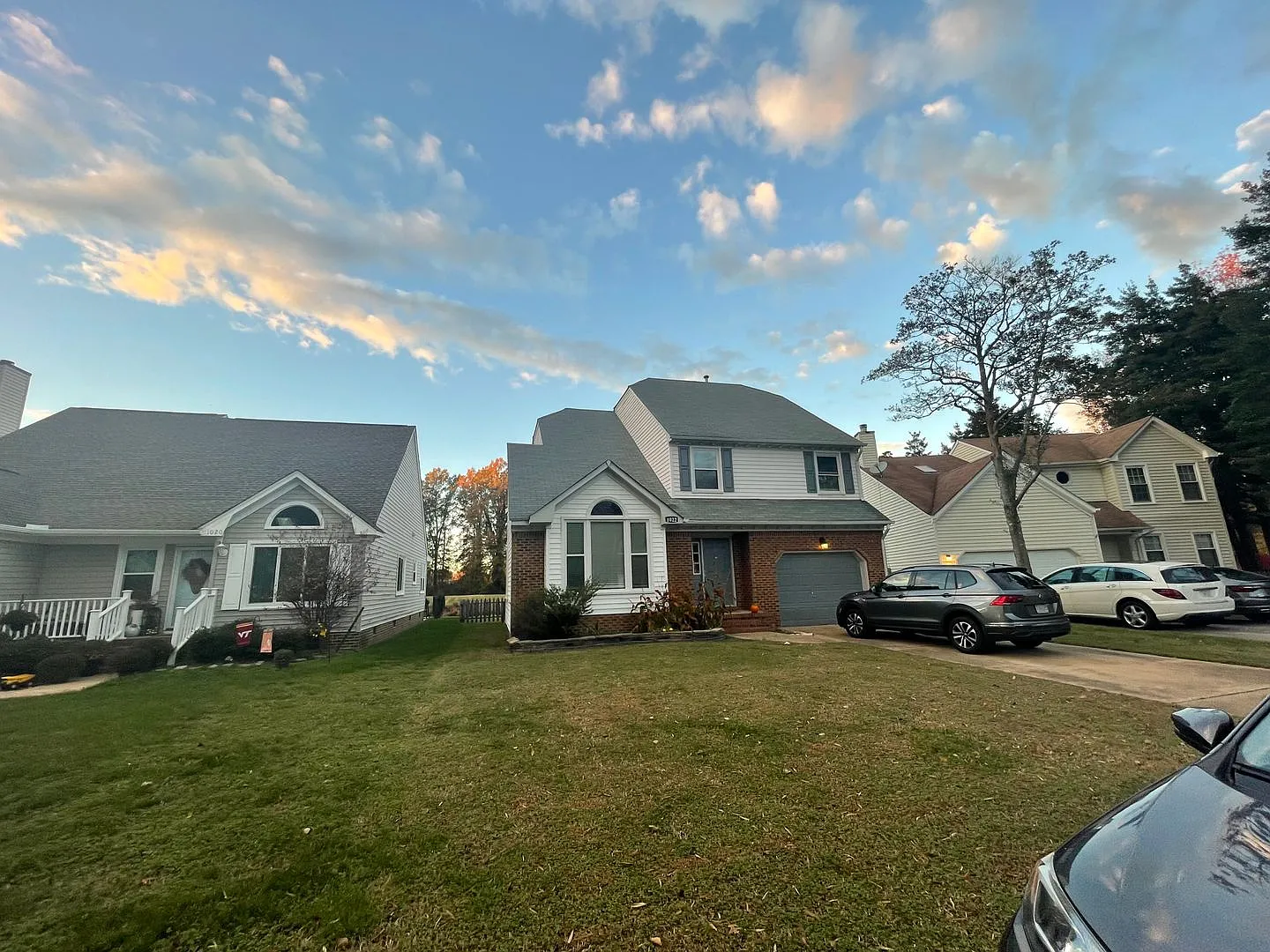 Beautiful Waterfront Home in Greenwood Estates — Photo 2