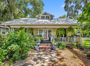 649 E 11th Ave, Mount Dora, FL 32757