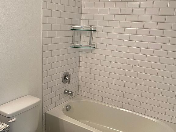 4th image of 351 Weimar Way