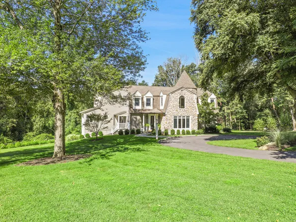 17 Titicus Court, Ridgefield, CT 06877