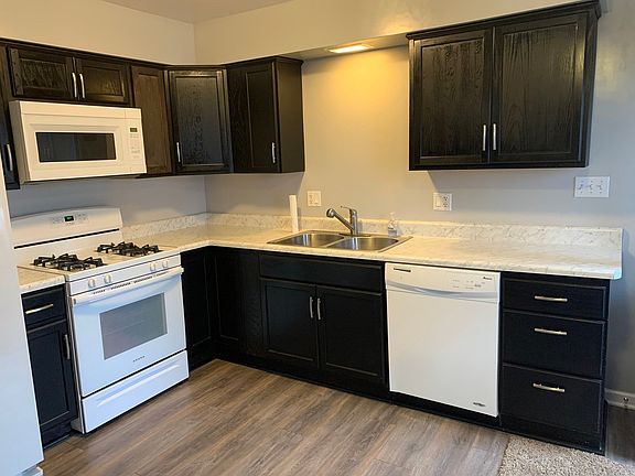 5th image of 209 Laurel Dr #A