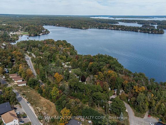 3rd image of 212 Musquash Rd