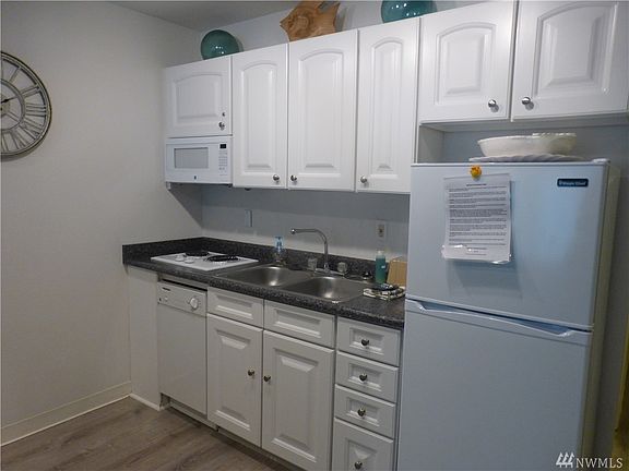5th image of 304 14th St Nw #317