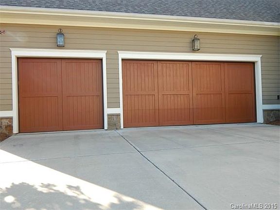 4th image of 128 Chestnut Bay Ln
