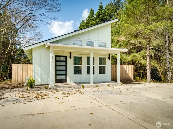 511 Ocean Beach Boulevard S, Long Beach, WA 98631