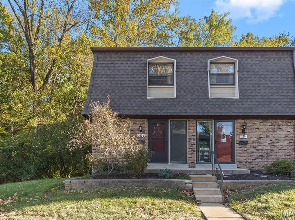 1220 Wicklow Rd APT J, Ballwin, MO 63021