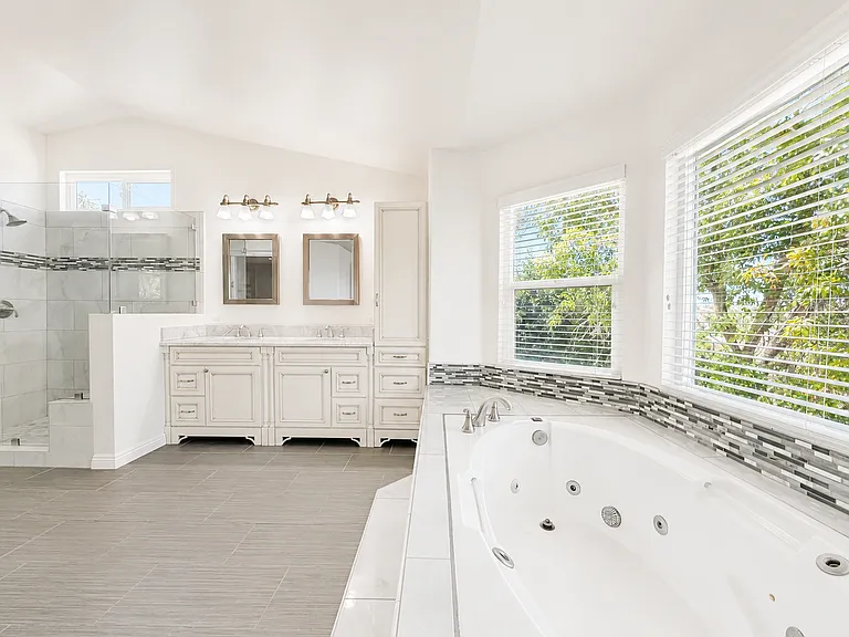 41371 Rue Jadot — Photo 24