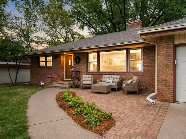 2482 Pascal St, Saint Paul, MN 55113