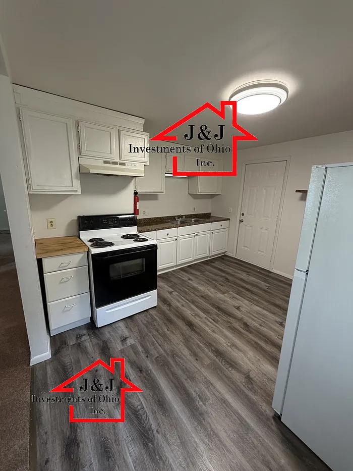 2 bed, 1.0 bath, $1,100 — Photo 1