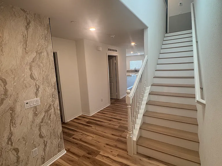 5161 Rowel St — Photo 5