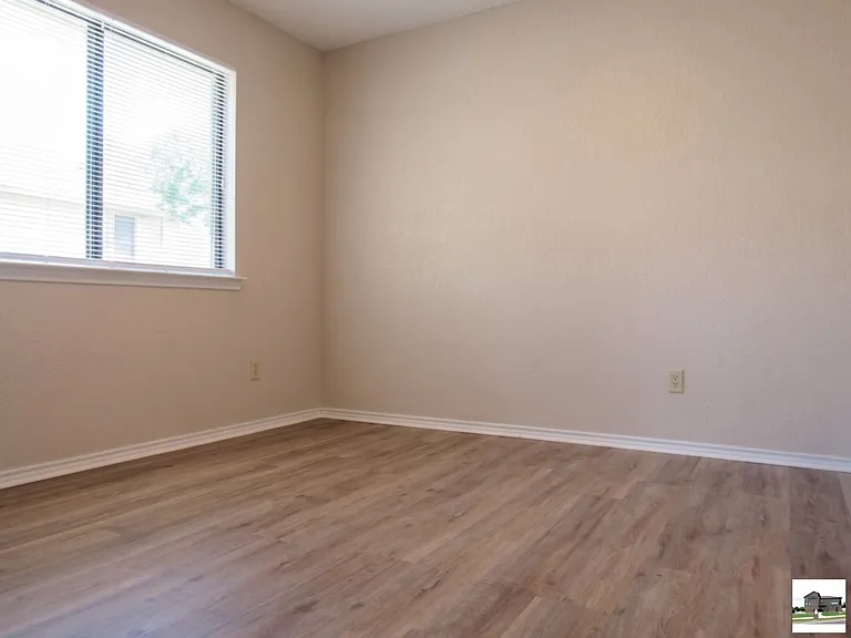 1706 Wickfield Way — Photo 7