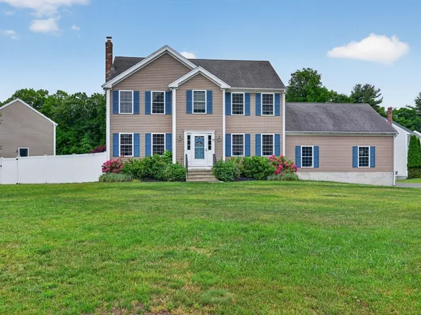 59 Arabian Dr, Taunton, MA 02780