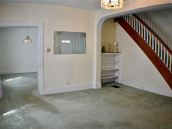 5th image of 446 Harvey Ave