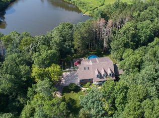 5727 Roscoe Rd, Pine Springs, MN 55128