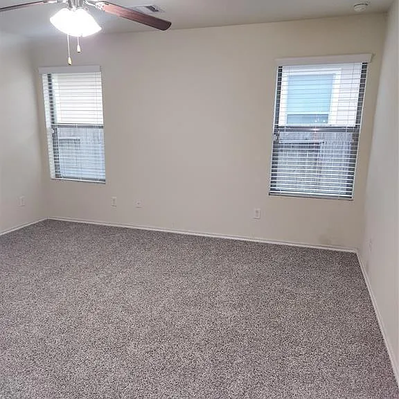 818 Lightningbug Ln — Photo 10