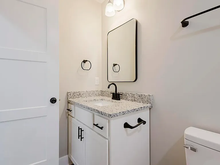 326 Elm St — Photo 8