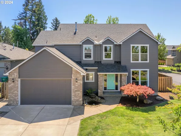 1952 NW 18th St, Gresham, OR 97030