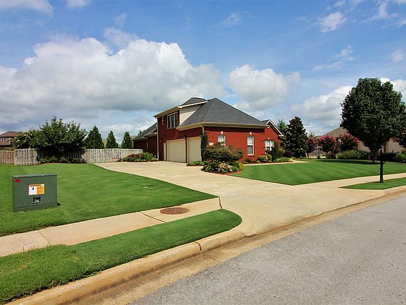 3rd image of 7581 Crestridge Dr