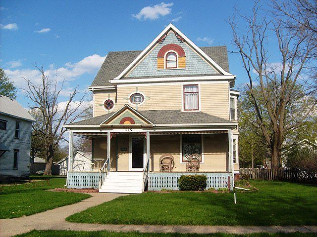 2nd image of 416 Linn St