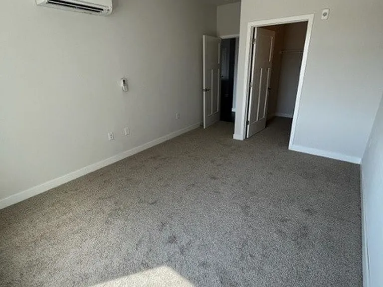 Cottage Grove Commons: Gaston — Photo 24