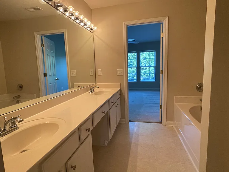 5637 Berry Creek Cir — Photo 18